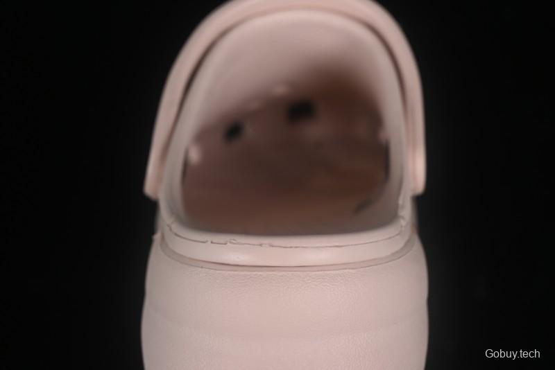 Crocs Classic Clog Cloud Retro Sandals with Adjustable Heel Strap - B.D4