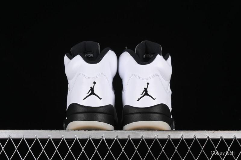 Nike Air Jordan 5 Retro Basketball Shoes in White/Silver/Black - DD0587-110